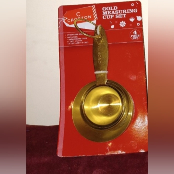Crofton gold measuring cups (121423A). - Picture 1 of 3